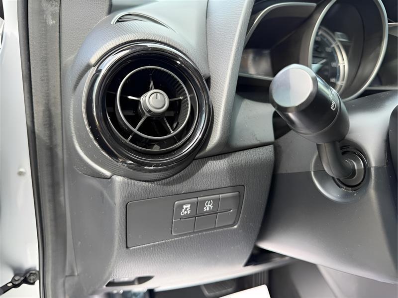 Toyota Yaris 4dr Sdn Auto 2020