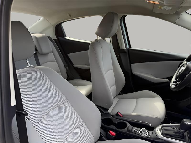 Toyota Yaris 4dr Sdn Auto 2020