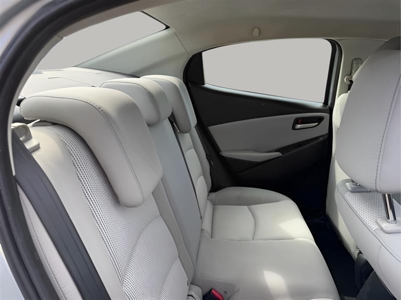 Toyota Yaris 4dr Sdn Auto 2020
