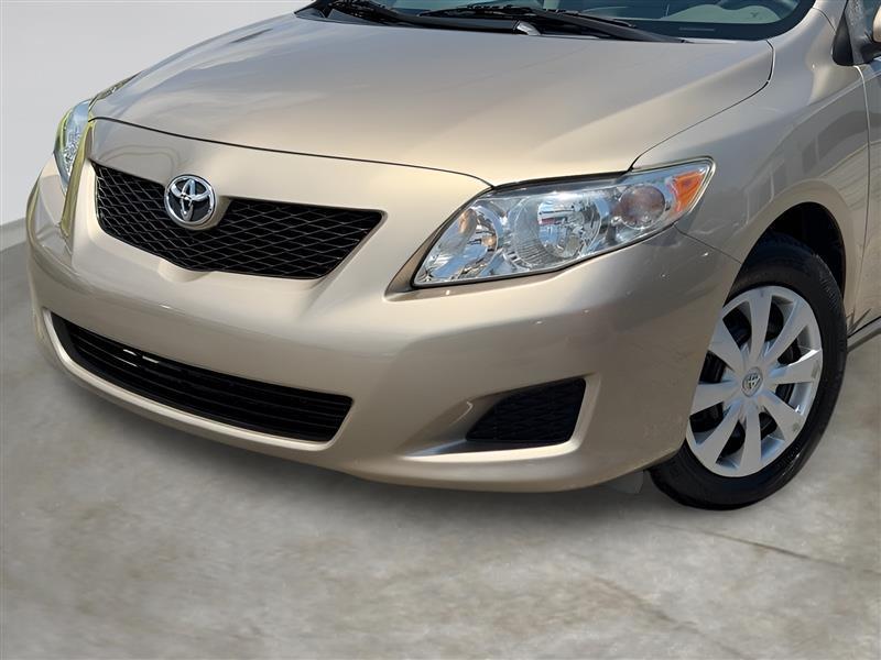 Toyota Corolla 4dr Sdn LE Auto 2010