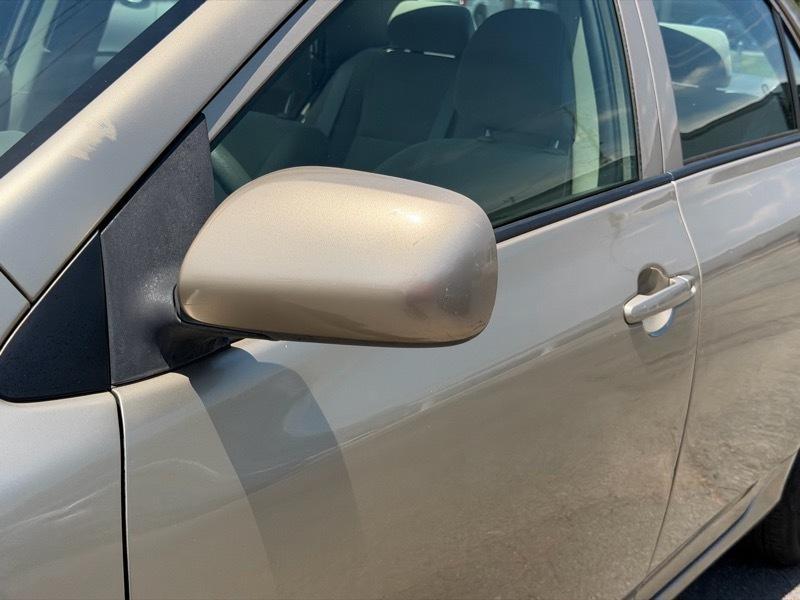 Toyota Corolla 4dr Sdn LE Auto 2010