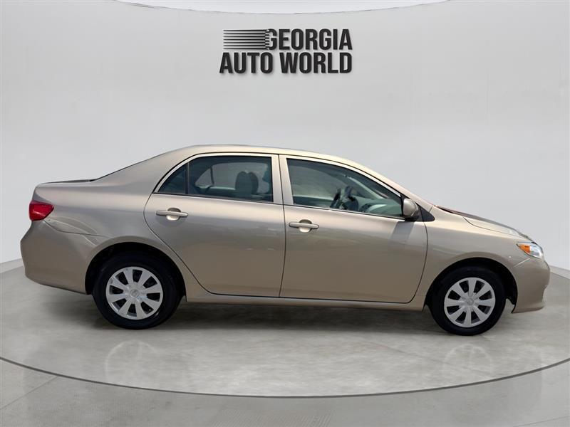 Toyota Corolla 4dr Sdn LE Auto 2010