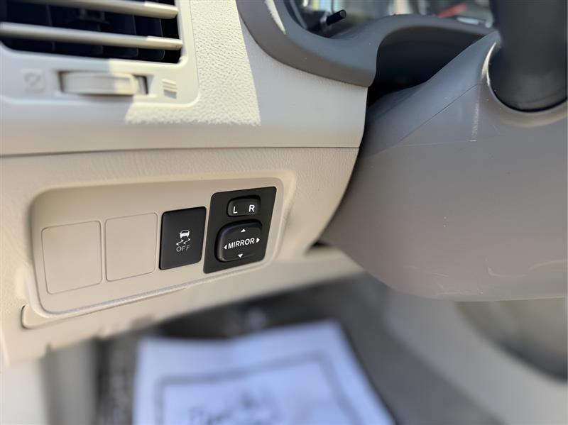Toyota Corolla 4dr Sdn LE Auto 2010