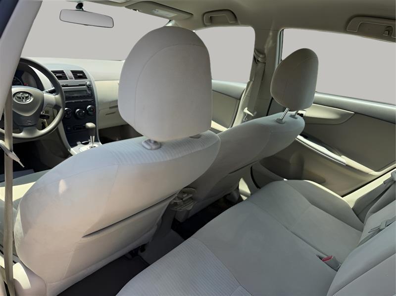 Toyota Corolla 4dr Sdn LE Auto 2010
