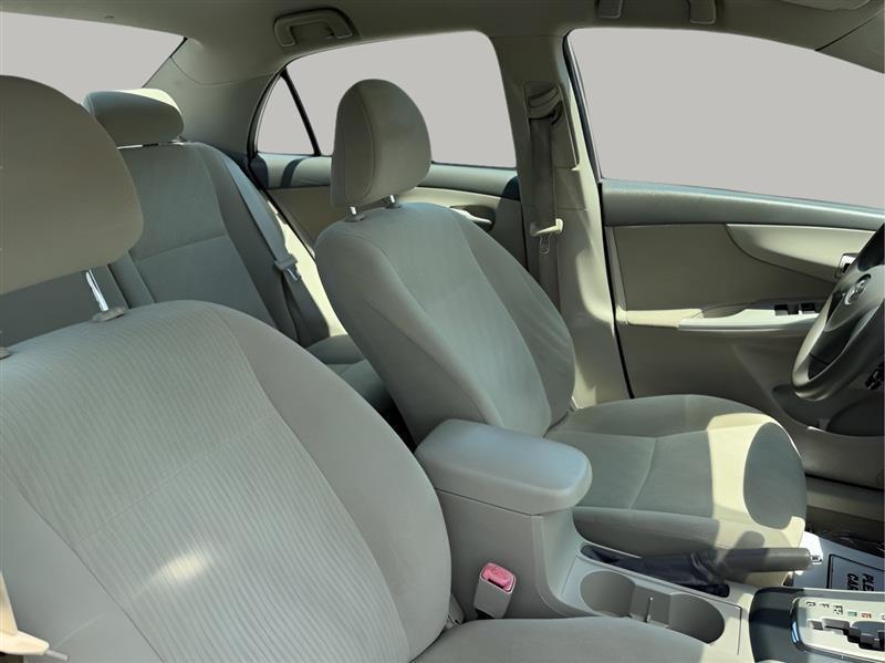 Toyota Corolla 4dr Sdn LE Auto 2010