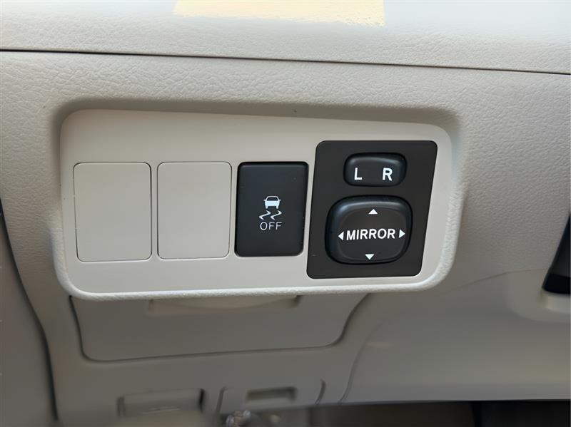Toyota Corolla 4dr Sdn LE Auto 2010