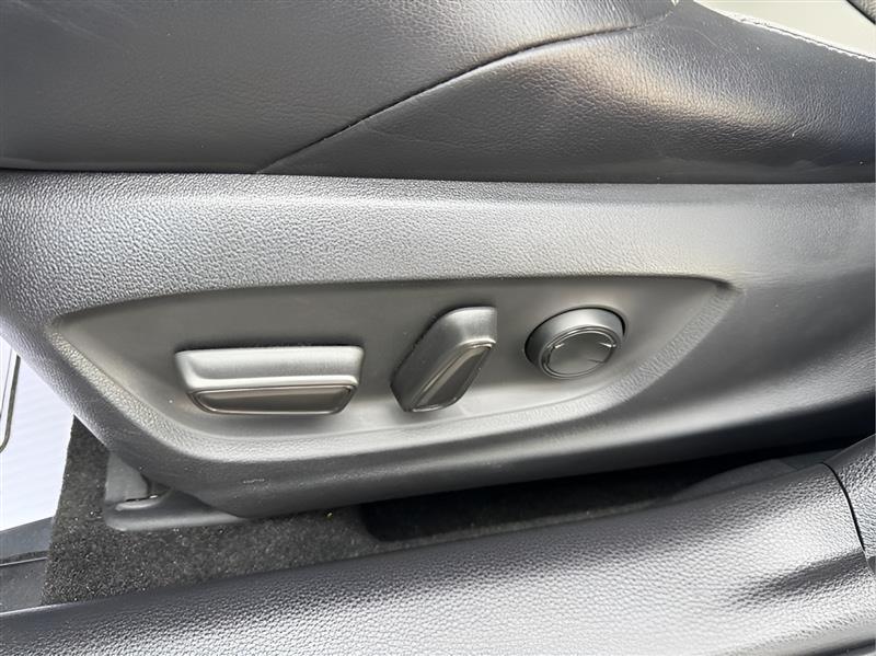 Toyota Corolla XSE 4D Hatchback 6sp 2019