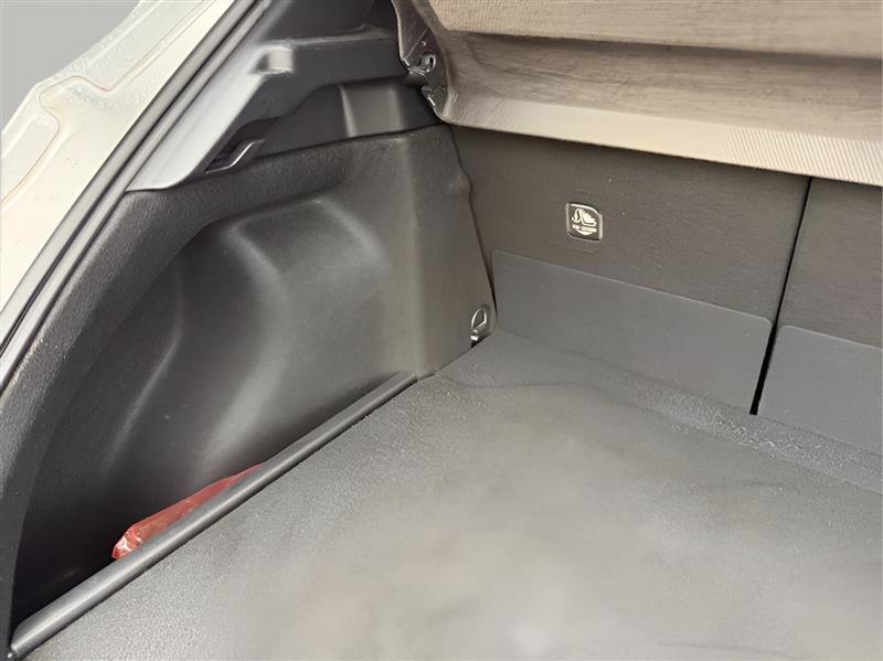Toyota Corolla XSE 4D Hatchback 6sp 2019