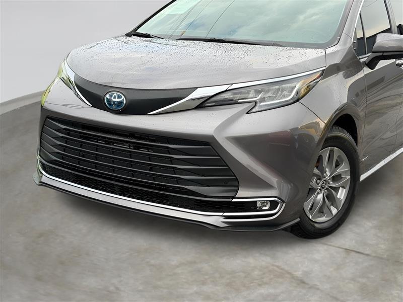 Toyota Sienna XLE 7-Passenger 2021