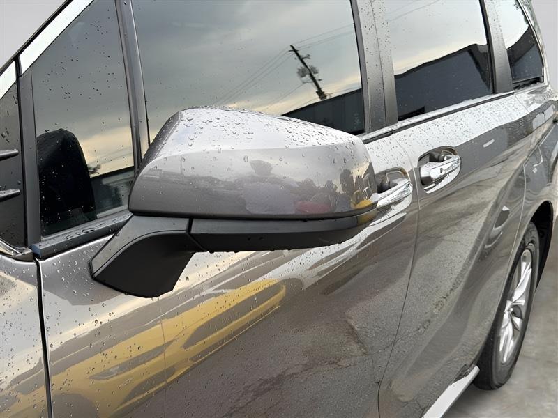 Toyota Sienna XLE 7-Passenger 2021