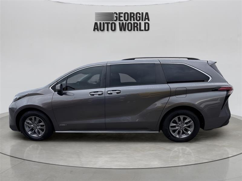 Toyota Sienna XLE 7-Passenger 2021