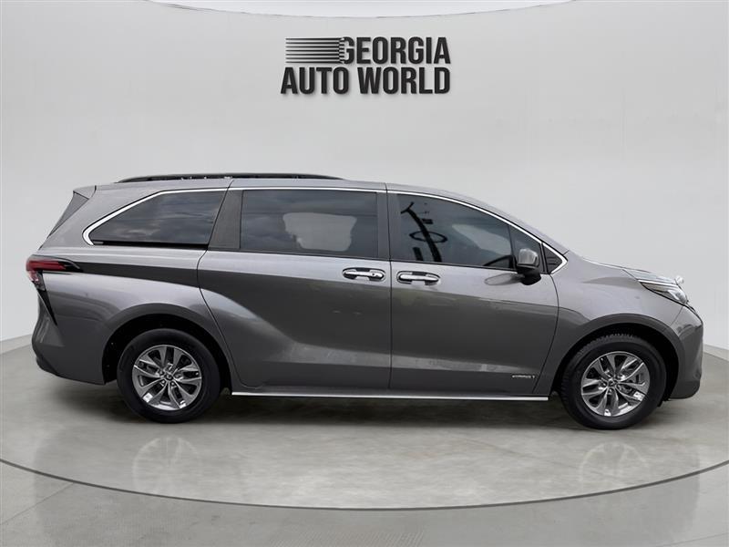 Toyota Sienna XLE 7-Passenger 2021