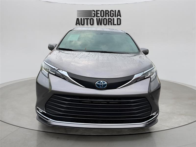 Toyota Sienna XLE 7-Passenger 2021