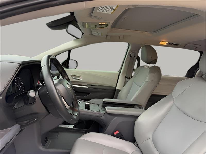 Toyota Sienna XLE 7-Passenger 2021