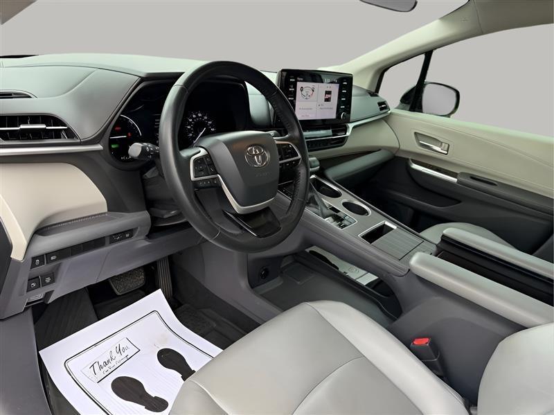 Toyota Sienna XLE 7-Passenger 2021