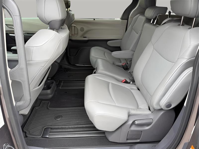 Toyota Sienna XLE 7-Passenger 2021
