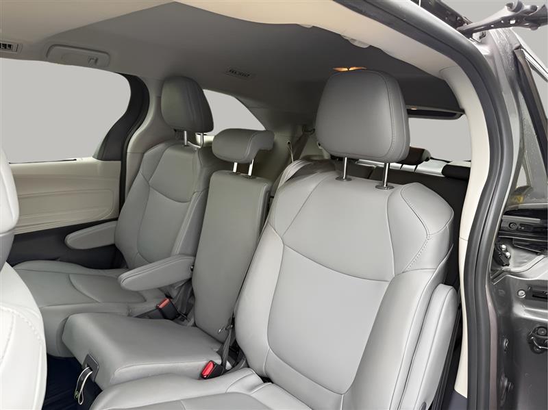 Toyota Sienna XLE 7-Passenger 2021