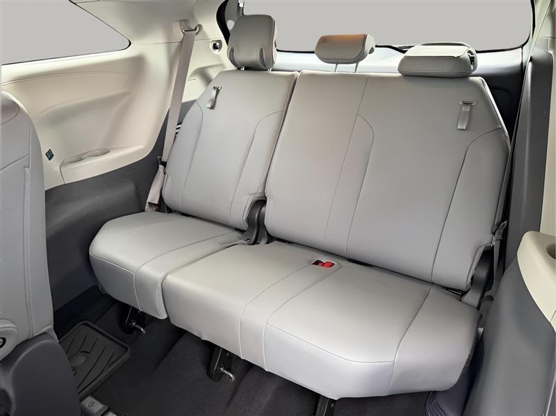 Toyota Sienna XLE 7-Passenger 2021