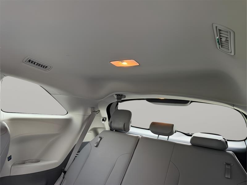 Toyota Sienna XLE 7-Passenger 2021