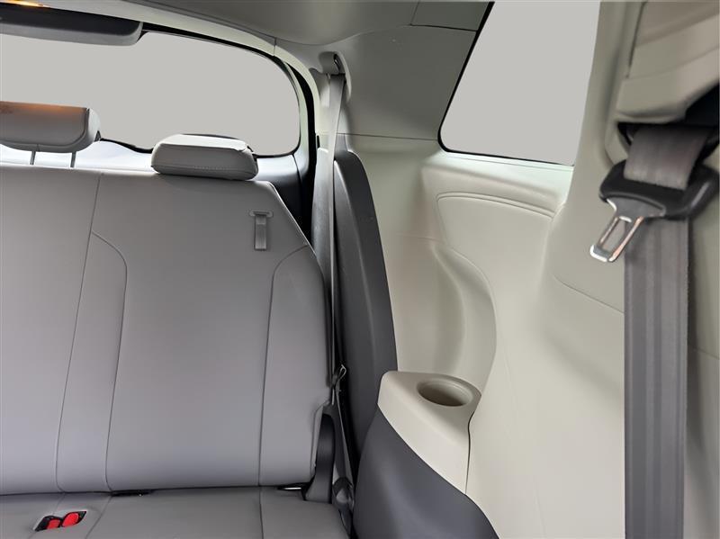 Toyota Sienna XLE 7-Passenger 2021