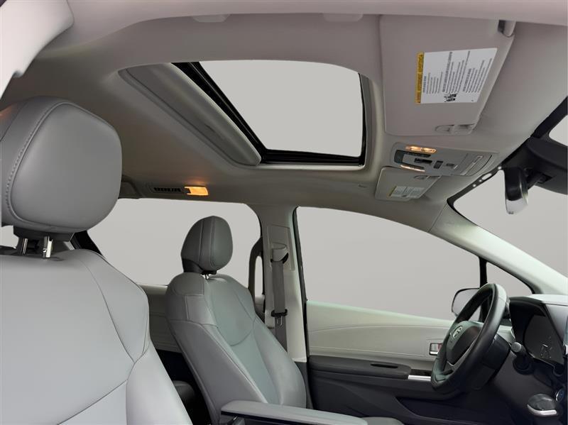 Toyota Sienna XLE 7-Passenger 2021