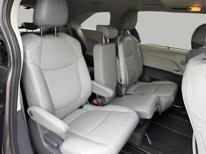 Toyota Sienna XLE 7-Passenger 2021