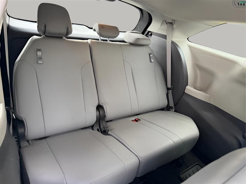 Toyota Sienna XLE 7-Passenger 2021