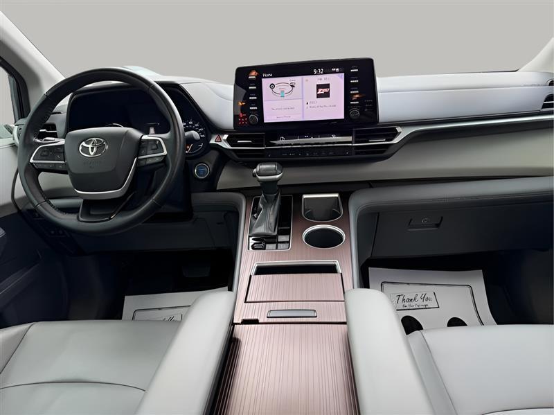 Toyota Sienna XLE 7-Passenger 2021