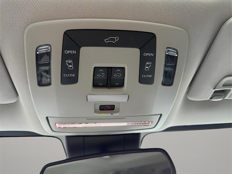 Toyota Sienna XLE 7-Passenger 2021