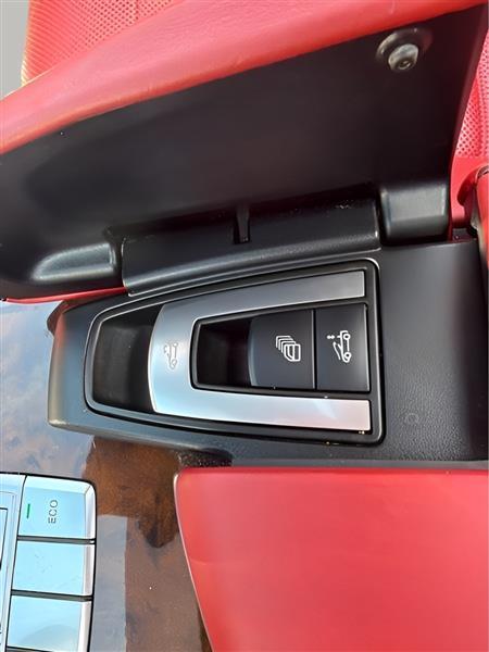 Mercedes-Benz SL-Class SL550R 2014