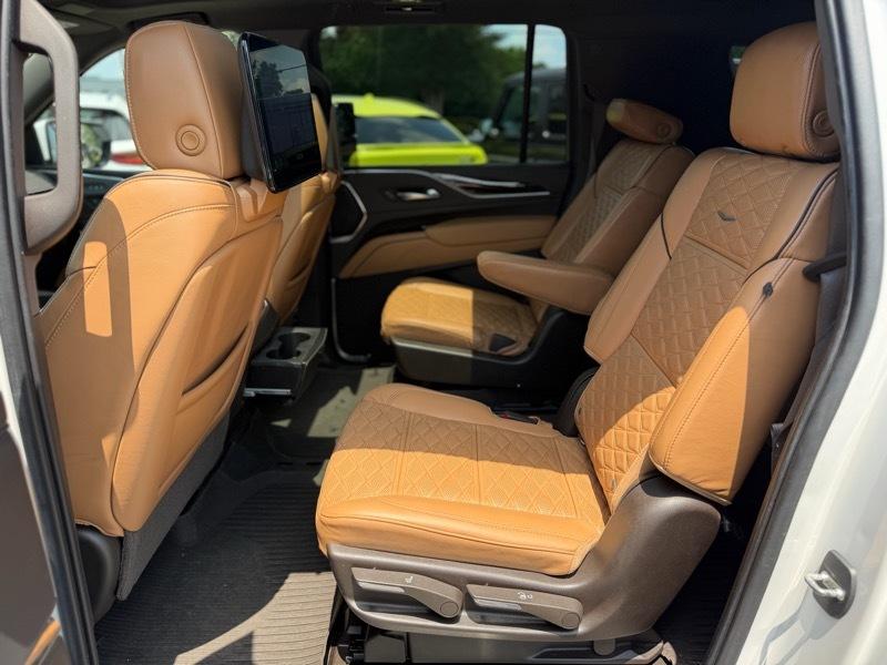 Cadillac Escalade ESV Premium Luxury 4WD 2021