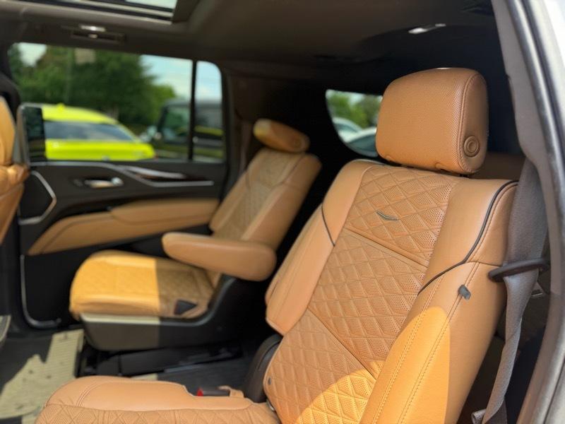 Cadillac Escalade ESV Premium Luxury 4WD 2021