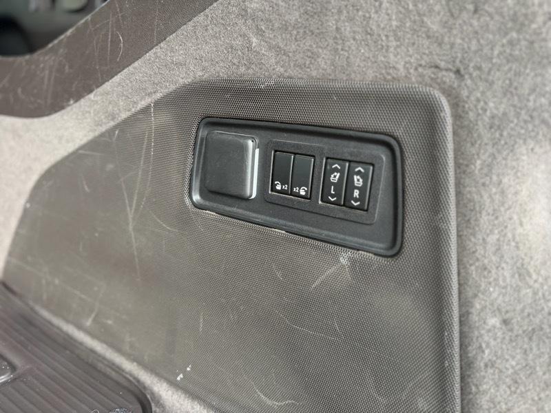 Cadillac Escalade ESV Premium Luxury 4WD 2021
