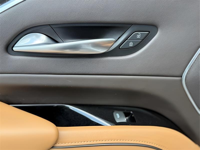Cadillac Escalade ESV Premium Luxury 4WD 2021