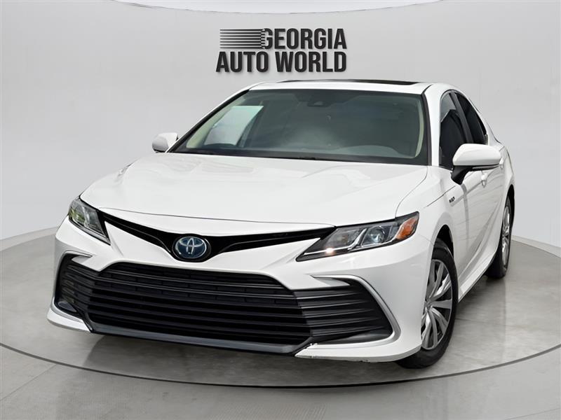 Toyota Camry Hybrid LE 2021