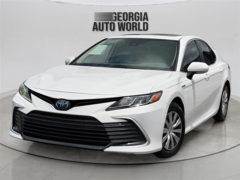 Toyota Camry Hybrid LE 2021