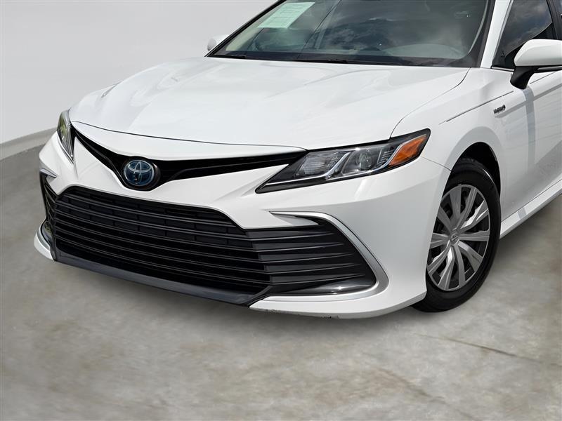 Toyota Camry Hybrid LE 2021
