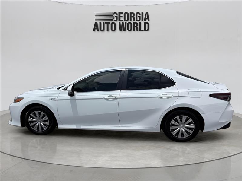 Toyota Camry Hybrid LE 2021