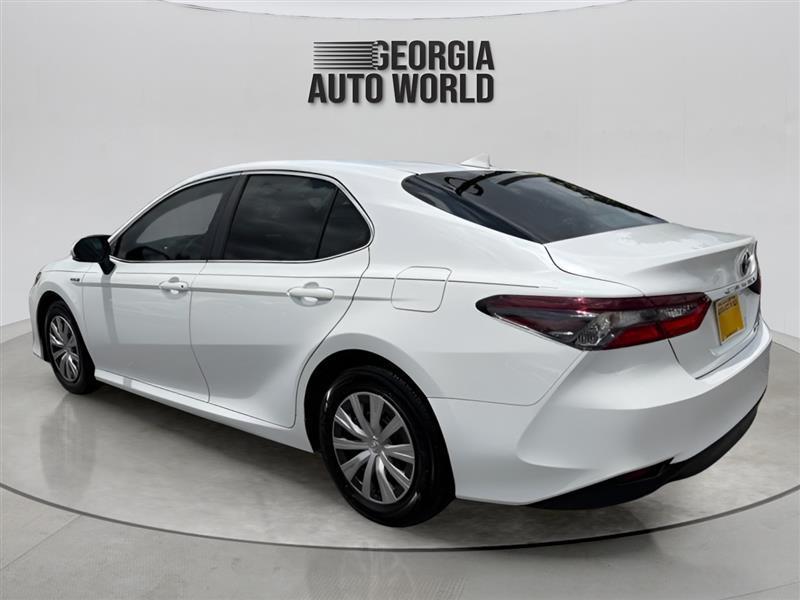 Toyota Camry Hybrid LE 2021
