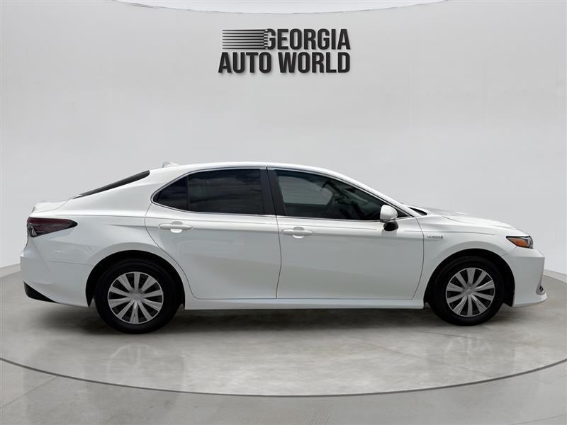 Toyota Camry Hybrid LE 2021
