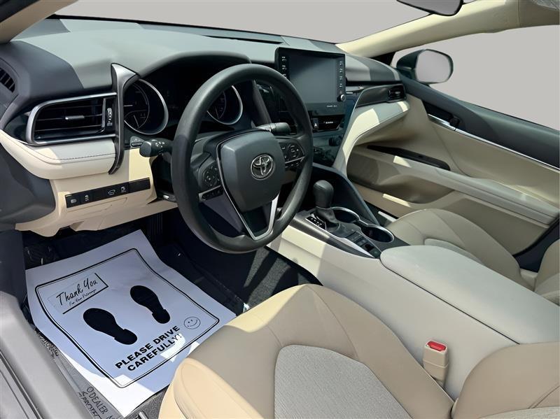 Toyota Camry Hybrid LE 2021