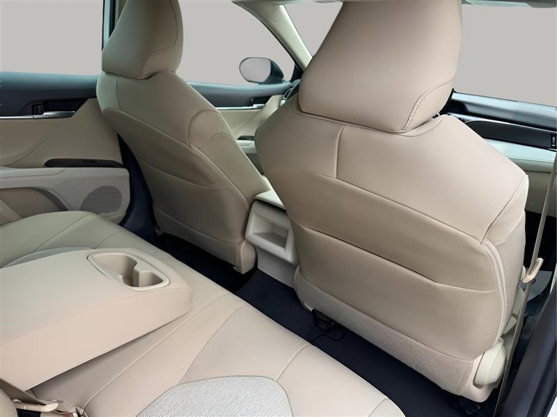 Toyota Camry Hybrid LE 2021