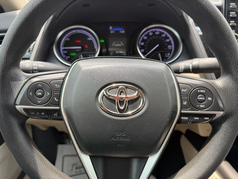 Toyota Camry Hybrid LE 2021