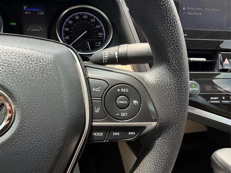 Toyota Camry Hybrid LE 2021
