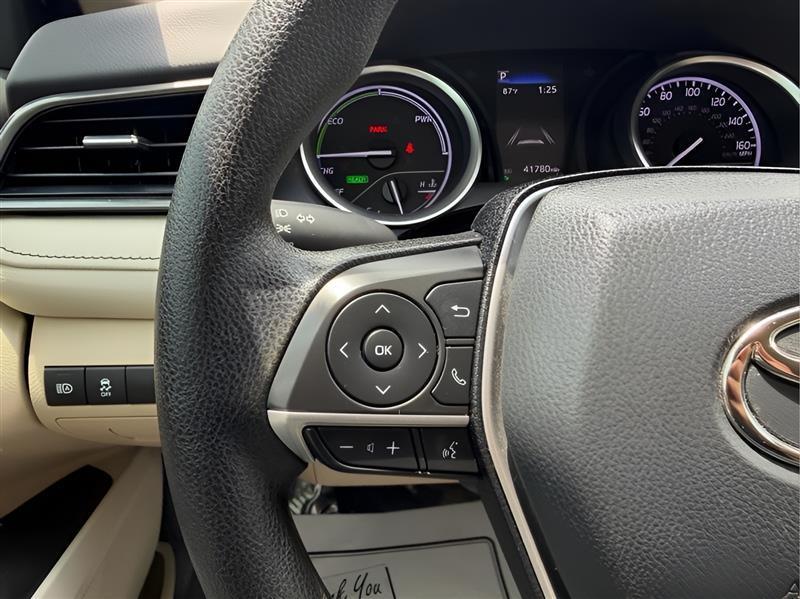 Toyota Camry Hybrid LE 2021