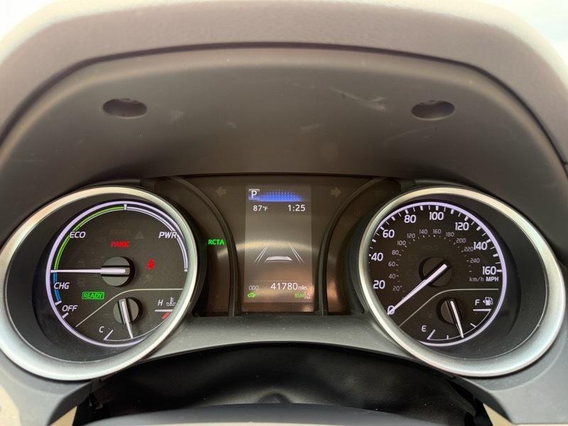 Toyota Camry Hybrid LE 2021