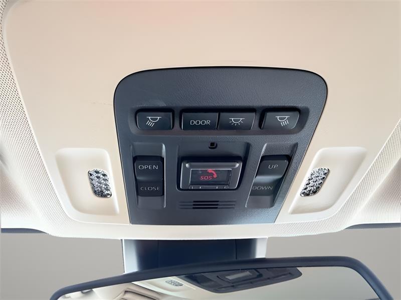 Toyota Camry Hybrid LE 2021
