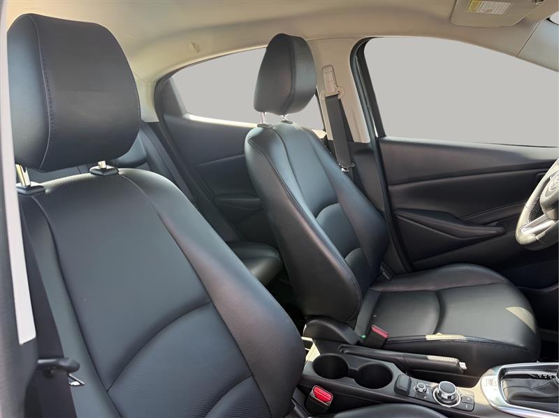 Toyota Yaris Sedan 4-Door XLE Auto (Natl) 2019