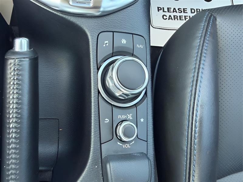 Toyota Yaris Sedan 4-Door XLE Auto (Natl) 2019