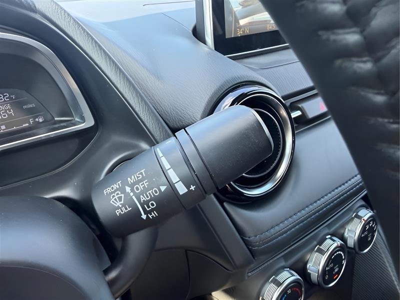 Toyota Yaris Sedan 4-Door XLE Auto (Natl) 2019